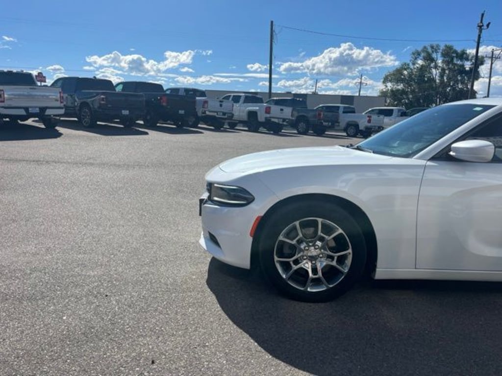 Used 2015 Dodge Charger SXT Sedan