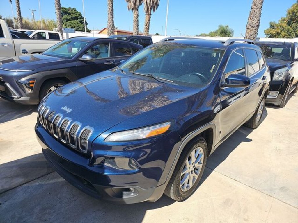Used 2018 Jeep Cherokee Latitude Plus FWD SUV
