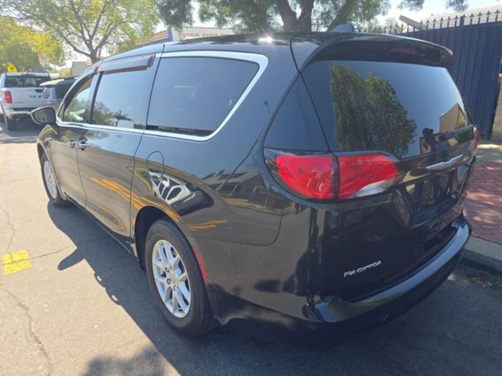 Used 2017 Chrysler Pacifica Touring Van