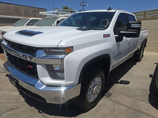 2021 Chevrolet Silverado HD's photo