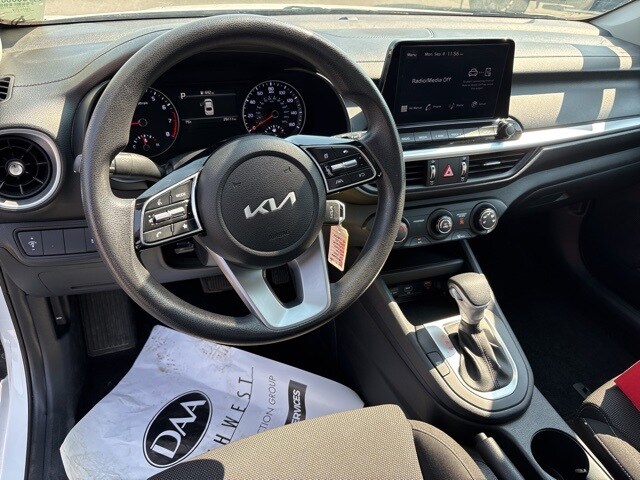 2024 Kia Forte LXS photo 3