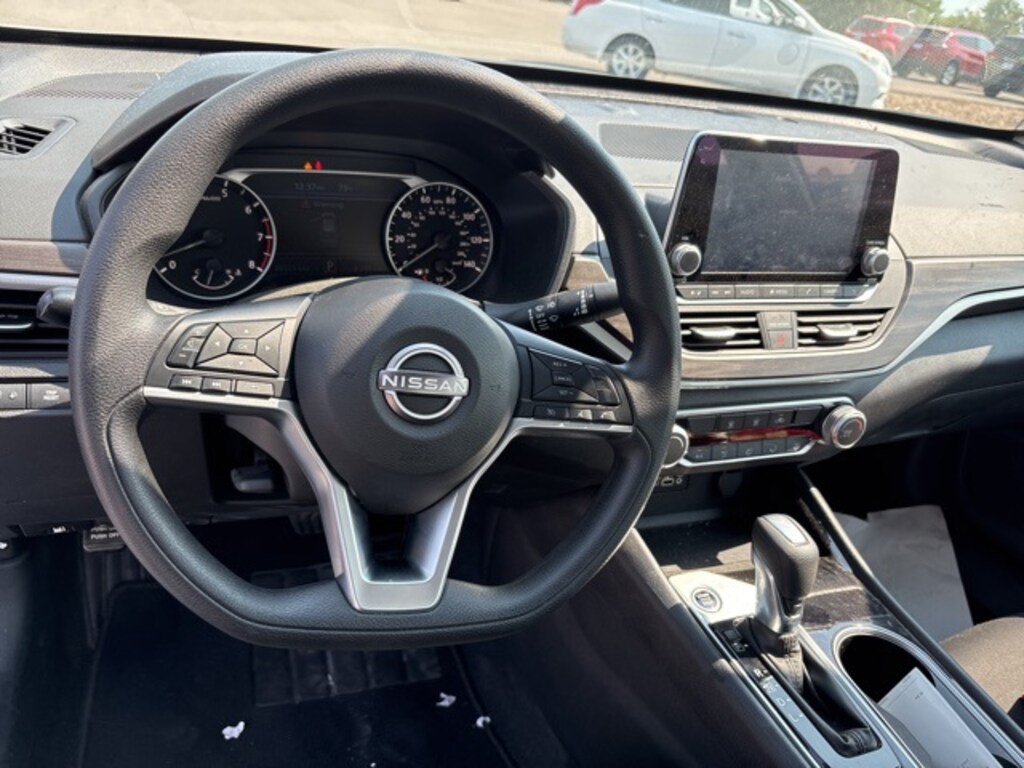 Used 2024 Nissan Altima 2.5 SV Sedan