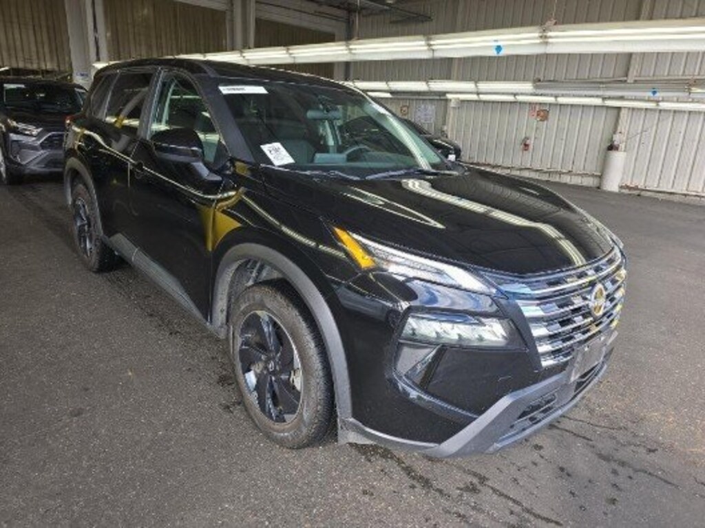 Used 2024 Nissan Rogue SV SUV