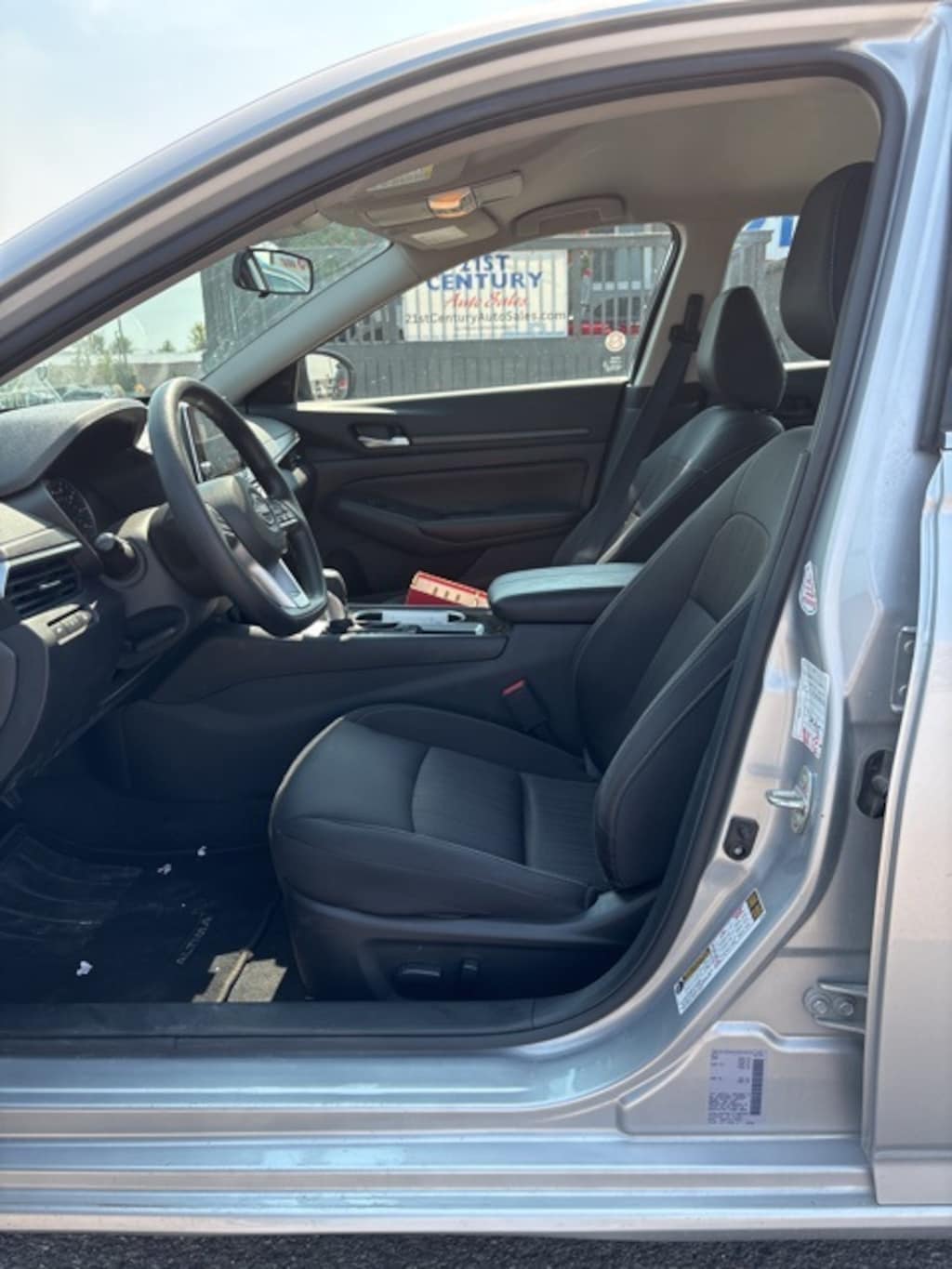 Used 2024 Nissan Altima 2.5 SV Sedan