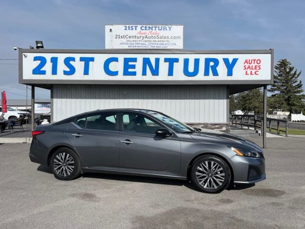 Used 2025 Nissan Altima SV Sedan