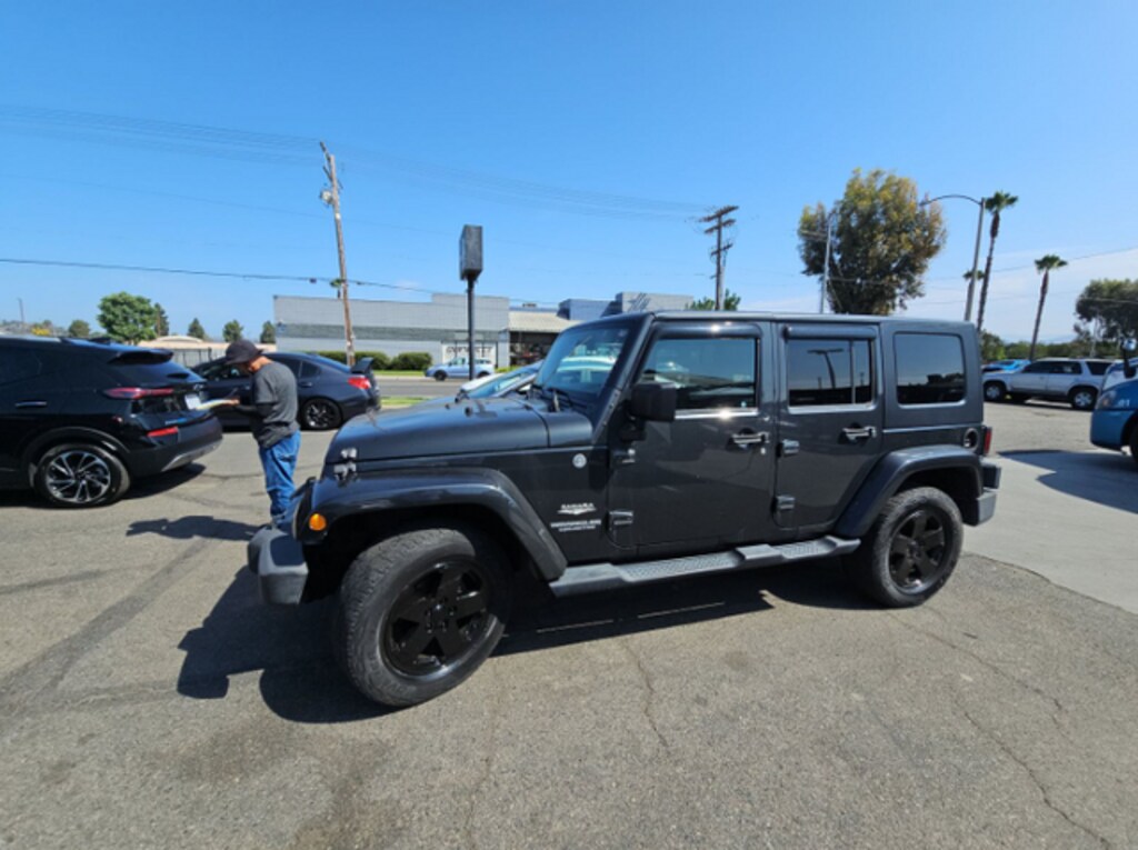 Used 2010 Jeep Wrangler Unlimited Sahara SUV