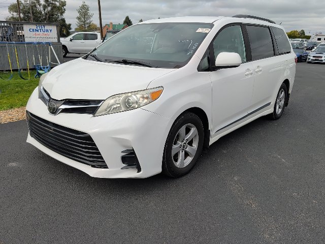 2019 Toyota Sienna LE