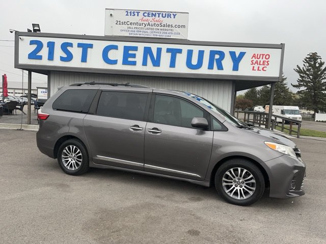 2019 Toyota Sienna XLE