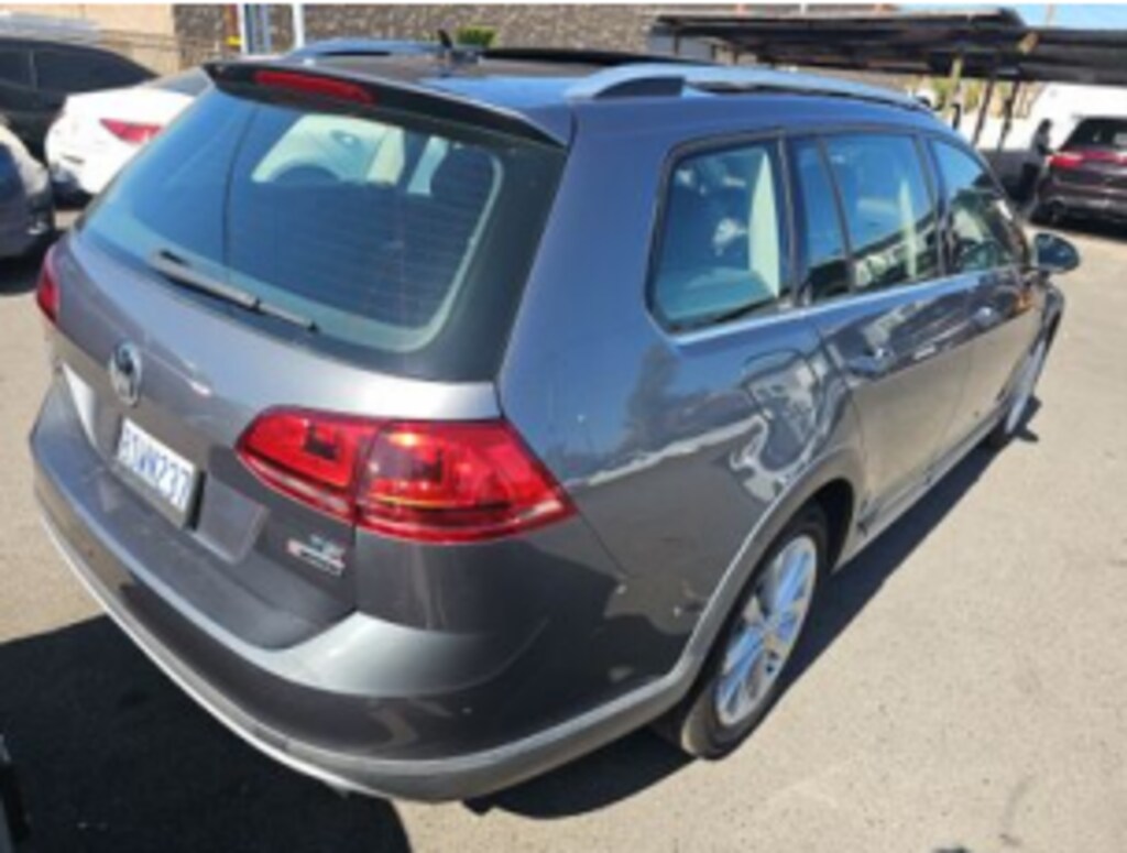 Used 2017 Volkswagen Golf Alltrack TSI SE 4MOTION Wagon