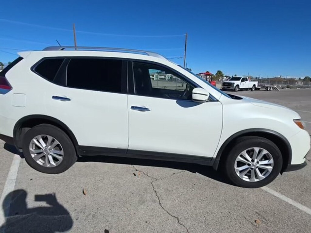 Used 2016 Nissan Rogue SV SUV