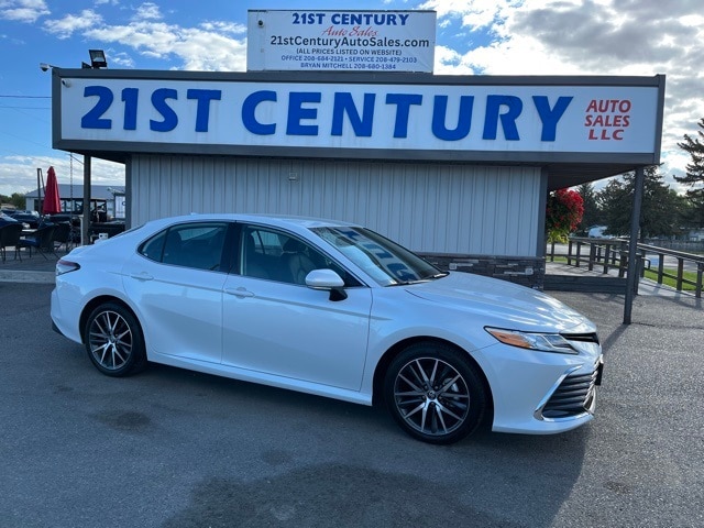 2024 Toyota Camry XLE's photo