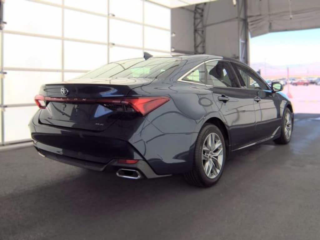 Used 2019 Toyota Avalon XLE Sedan