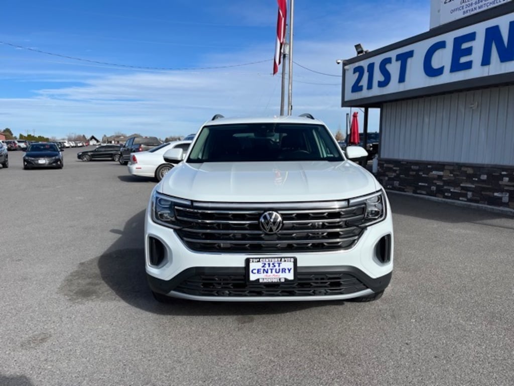Used 2025 Volkswagen Atlas 2.0T SE w/Technology SUV