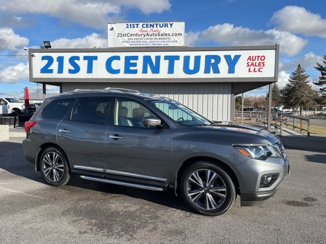 2018 Nissan Pathfinder Platinum's photo