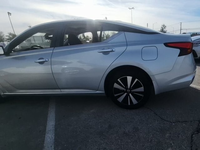 2021 Nissan Altima SV's photo