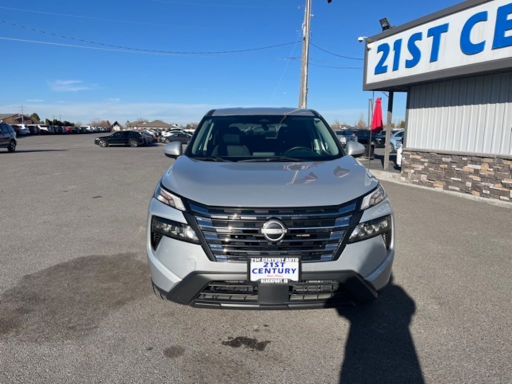 Used 2024 Nissan Rogue SV SUV