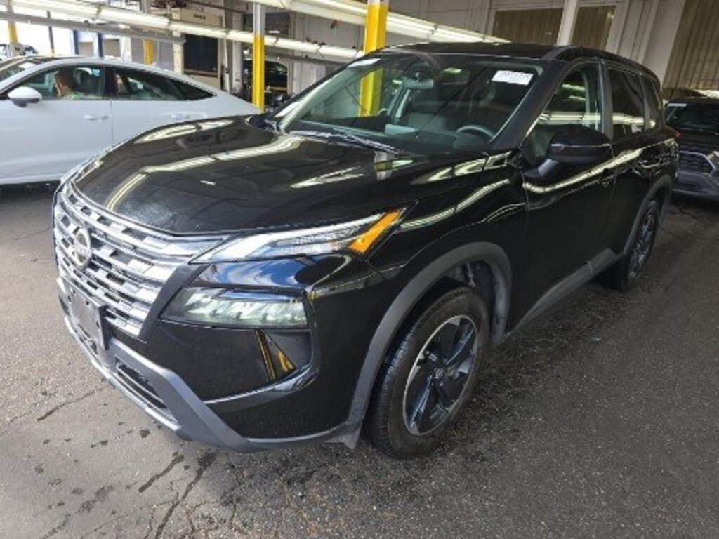 Used 2024 Nissan Rogue SV SUV