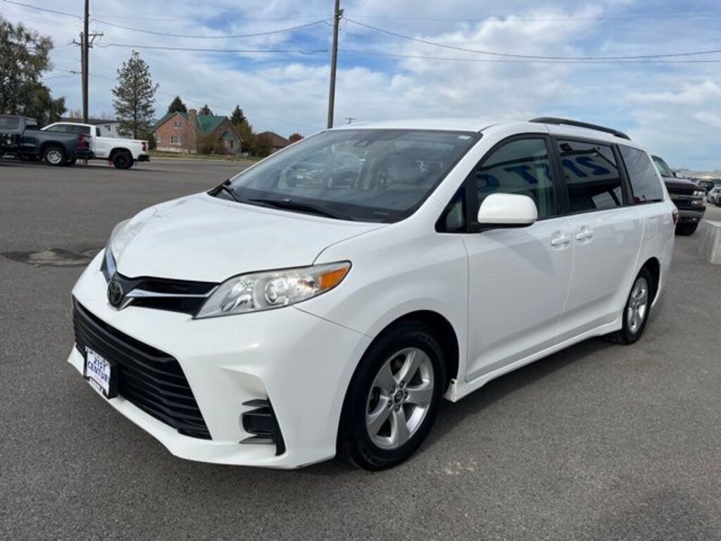 Used 2018 Toyota Sienna LE 8 Passenger Van Passenger Van