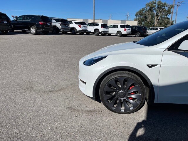 2025 Tesla Model Y Performance photo 3