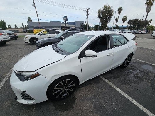 2018 Toyota Corolla SE's photo