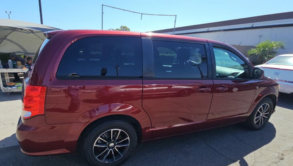Used 2018 Dodge Grand Caravan SE Van Passenger Van