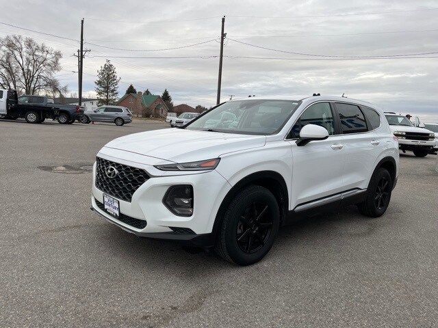 2019 Hyundai Santa Fe SE photo 3