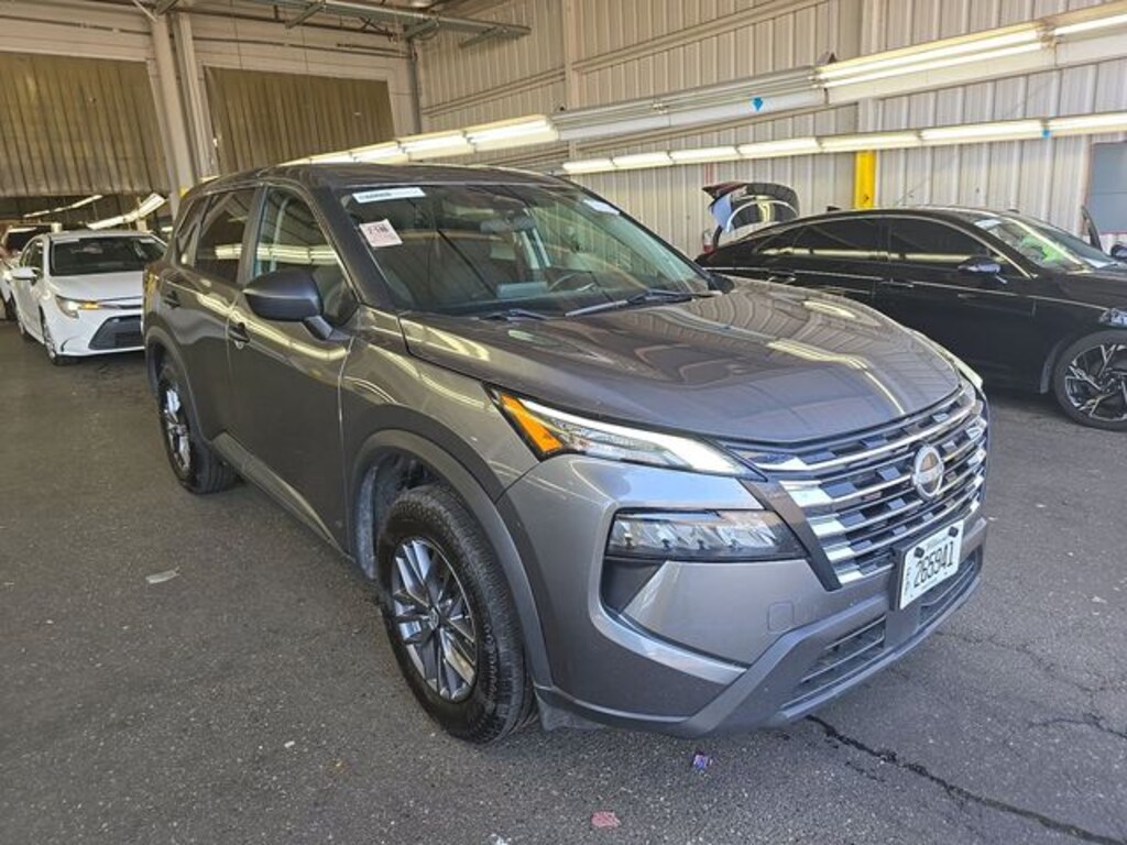 Used 2024 Nissan Rogue S SUV