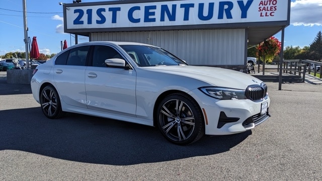 2020 BMW 3 Series 330i's photo
