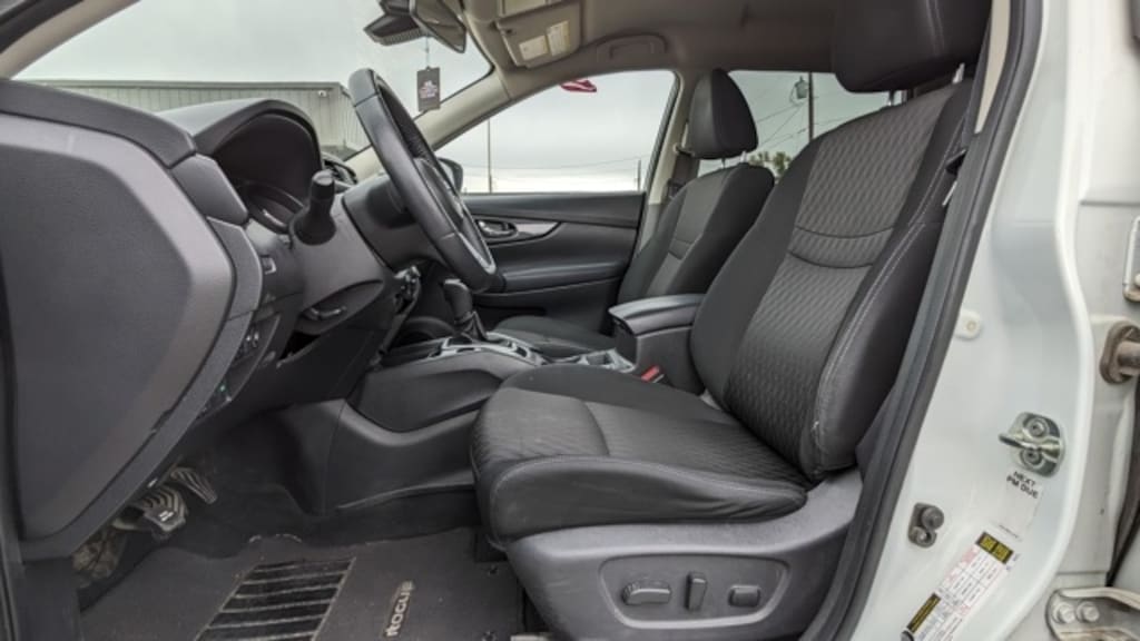 Used 2019 Nissan Rogue SV SUV