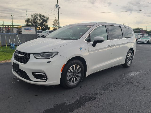 2023 Chrysler Pacifica Hybrid Touring L