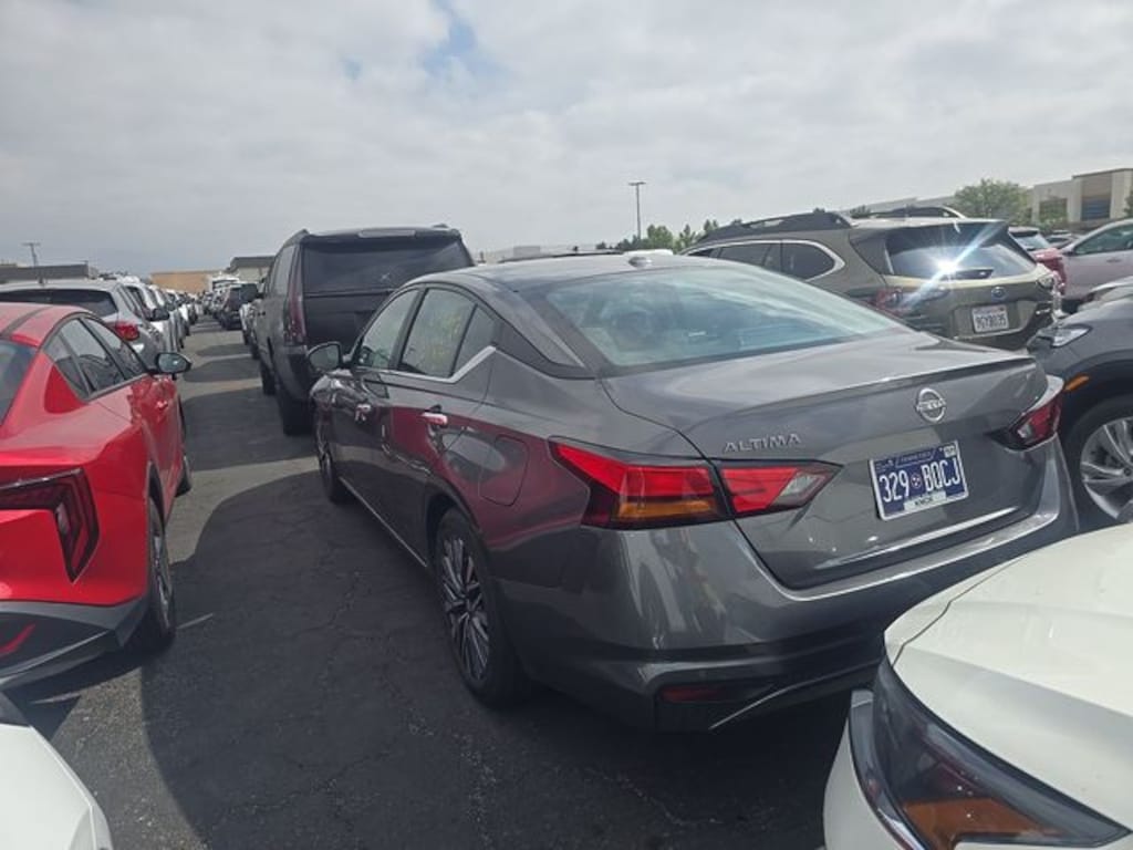 Used 2025 Nissan Altima SV Sedan