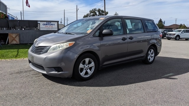 2015 Toyota Sienna L's photo