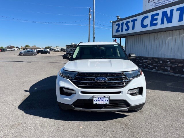 2024 Ford Explorer XLT photo 2