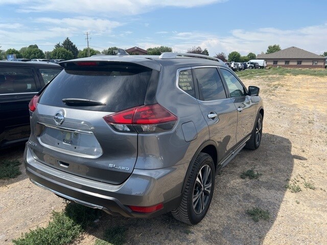 2018 Nissan Rogue SL photo 2
