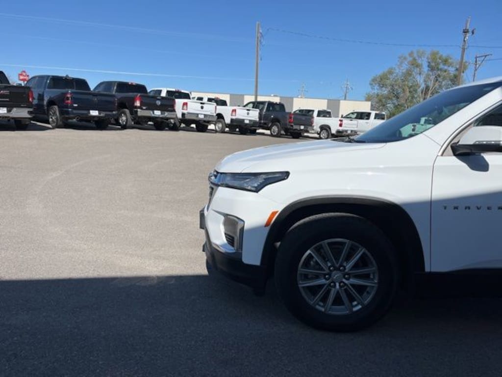 Used 2023 Chevrolet Traverse LT Cloth w/1LT SUV