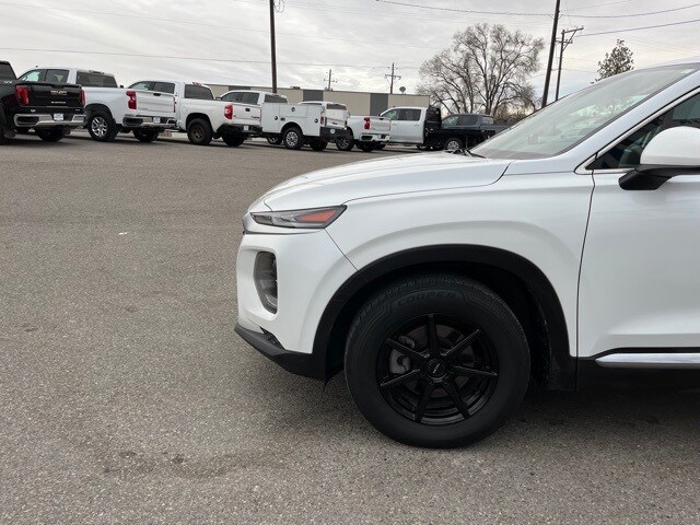 2019 Hyundai Santa Fe SE photo 4