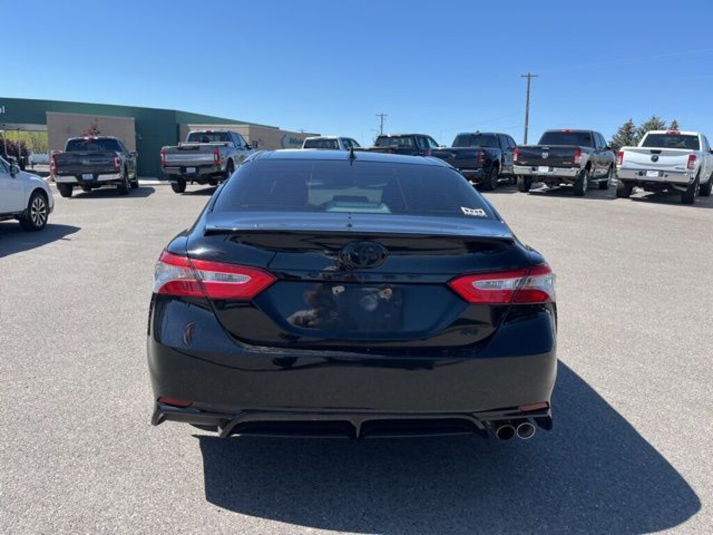 Used 2019 Toyota Camry SE Sedan