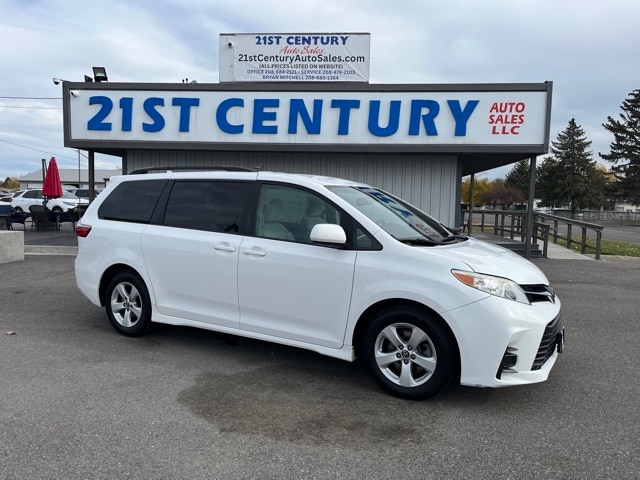 2018 Toyota Sienna LE