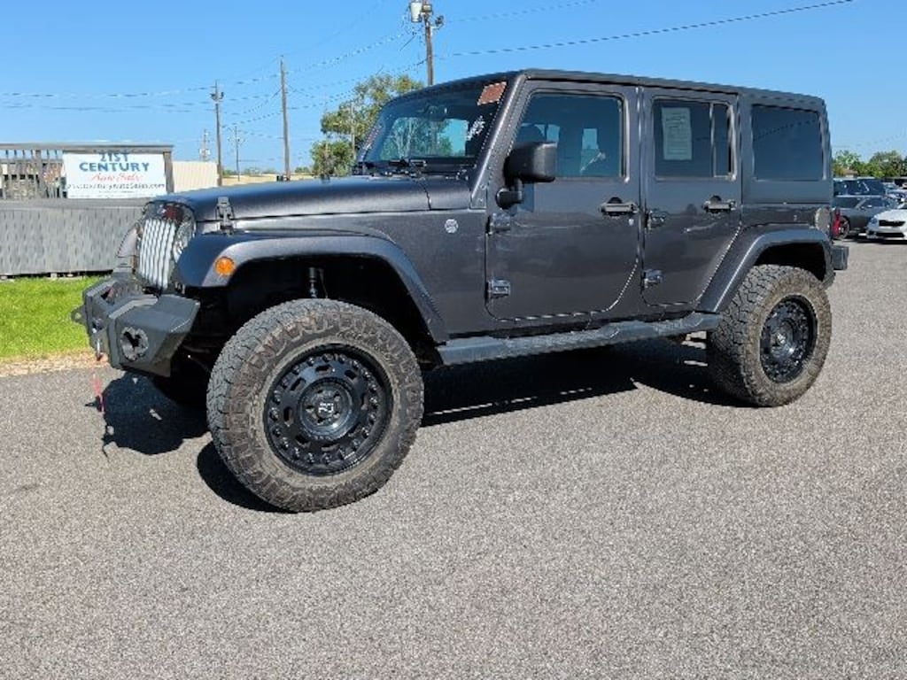 Used 2018 Jeep Wrangler JK Unlimited Sahara 4x4 SUV