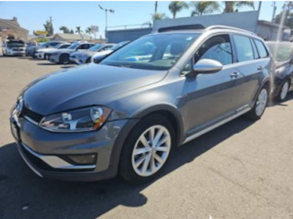 Used 2017 Volkswagen Golf Alltrack TSI SE 4MOTION Wagon
