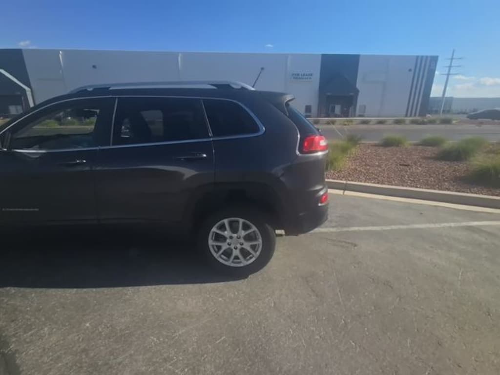 Used 2015 Jeep Cherokee Latitude 4x4 SUV