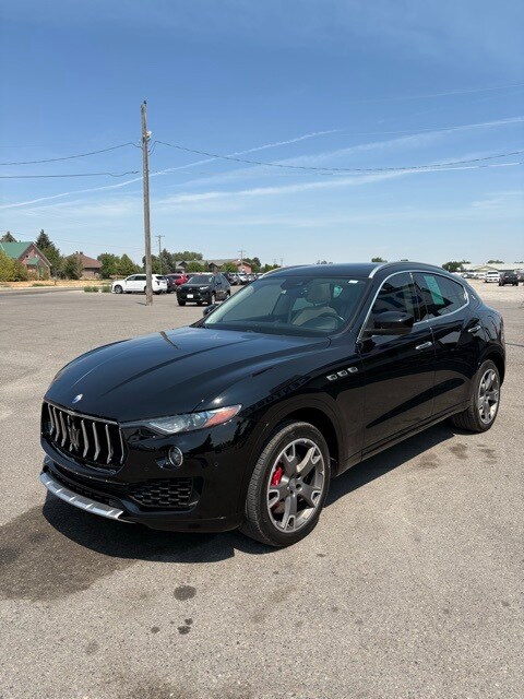 2017 Maserati Levante S photo 3