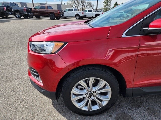 2023 Ford Edge Titanium photo 4