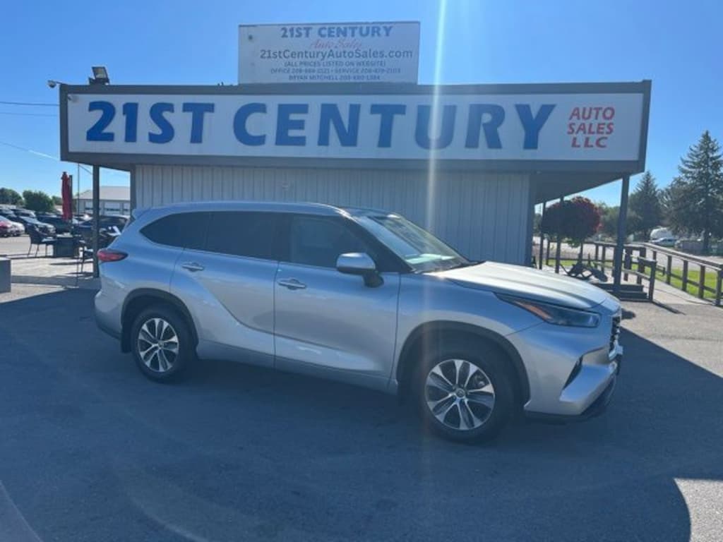 Used 2022 Toyota Highlander XLE SUV