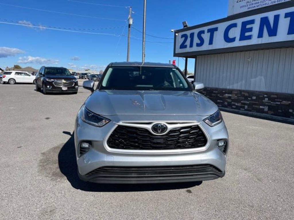 Used 2021 Toyota Highlander LE SUV