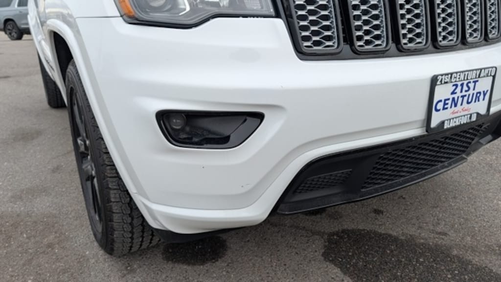 Used 2018 Jeep Grand Cherokee Laredo 4x4 SUV