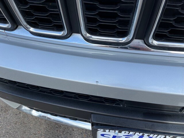 2023 Jeep Grand Cherokee Laredo Altitude photo 2