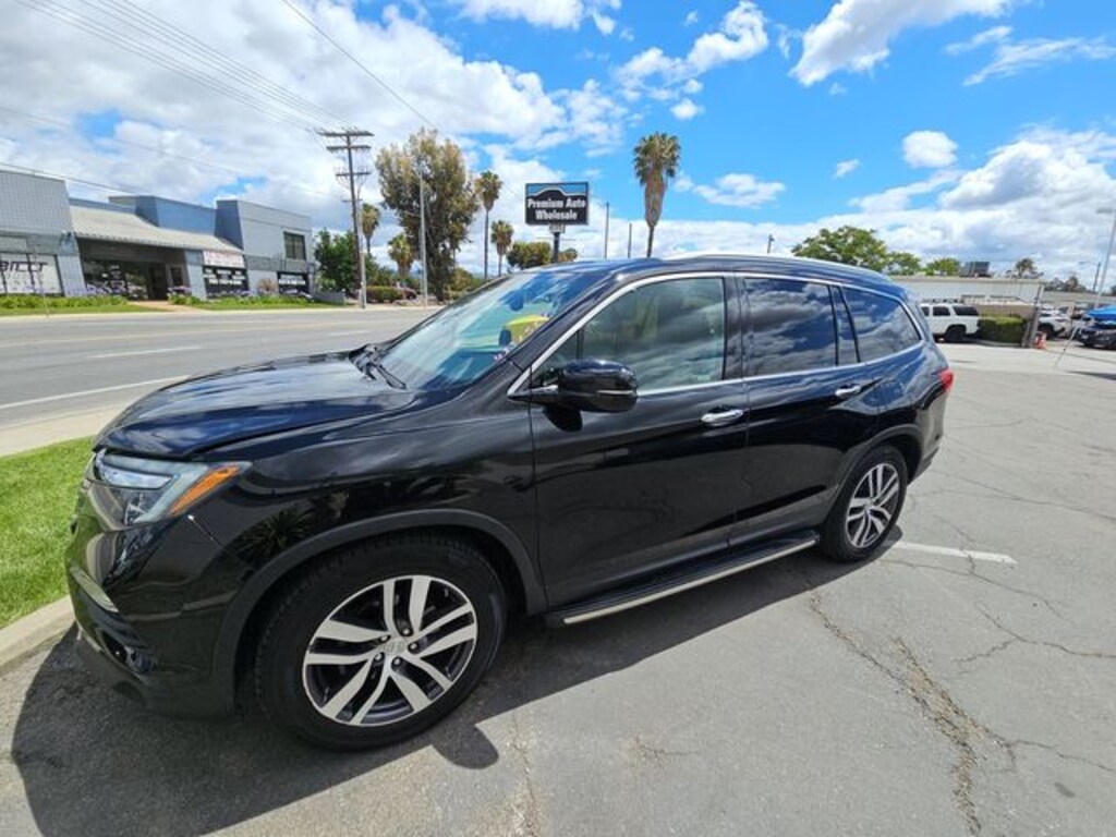 Used 2018 Honda Pilot Touring AWD SUV