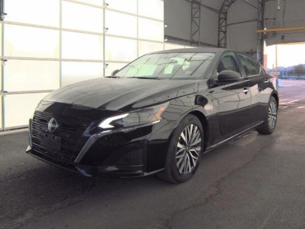 Used 2025 Nissan Altima SV Sedan