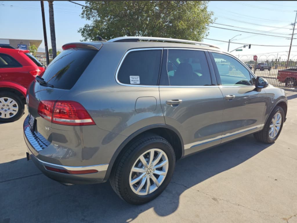 Used 2016 Volkswagen Touareg VR6 SUV